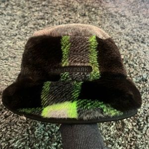 Limited Edition Adidas Ivy Park reversible bucket hat